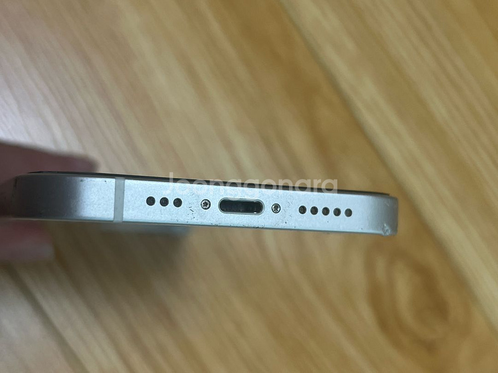 아이폰 12 화이트 128g 팝니다 배터리 77%--2