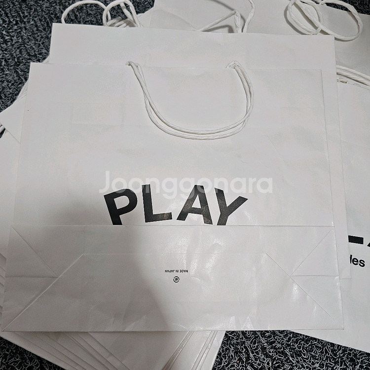 꼼데가르송 PLAY 쇼핑백 팝니다.--1