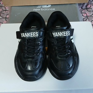 MLB 양키즈 키즈170운동화 블랙 거의새거