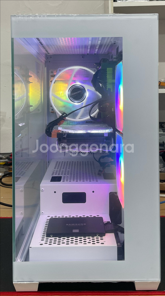 (완제품 중고)8600K1070Ti 게이밍 컴퓨터--3