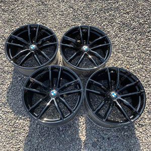 [중고휠] 18인치 BMW 5시리즈 662M 유광블랙 순정휠 한대분