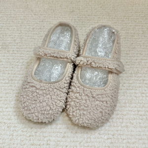 아떼아떼스튜디오 뽀글이신발 크림 160