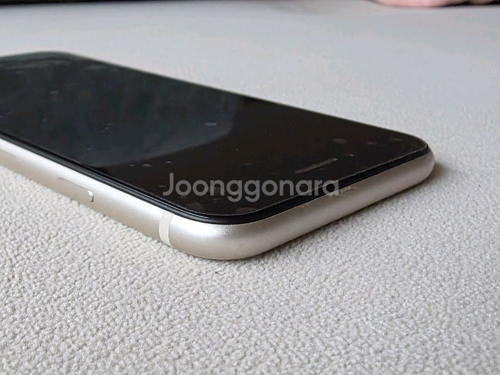 아이폰 SE3 화이트 64기가 96%--3