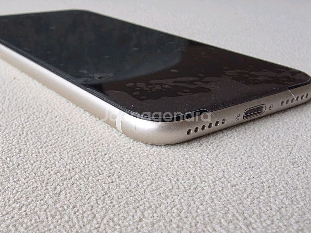 아이폰 SE3 화이트 64기가 96%--2