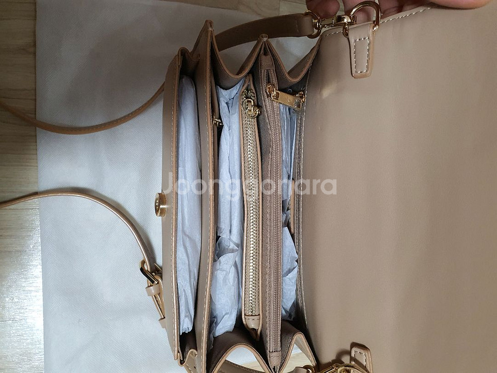 (네고가능)폴스부티끄 크리스티 베이지가방 (상태양호)--3