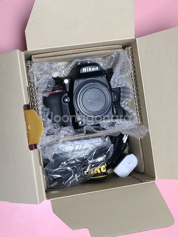 니콘 D7500 5100컷 민트--8