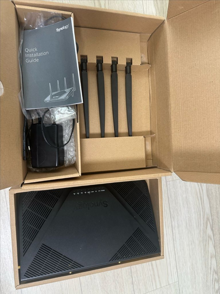 시놀로지 synology rt2600ac 공유기 풀박스 팝니다--2