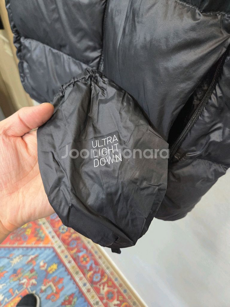 유니클로 울트라라이트다운 패딩조끼 L--4