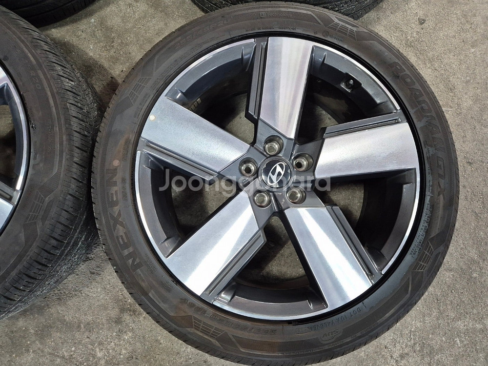 [중고휠] 20인치 싼타페MX5 중식도 순정휠타이어 한대분--1