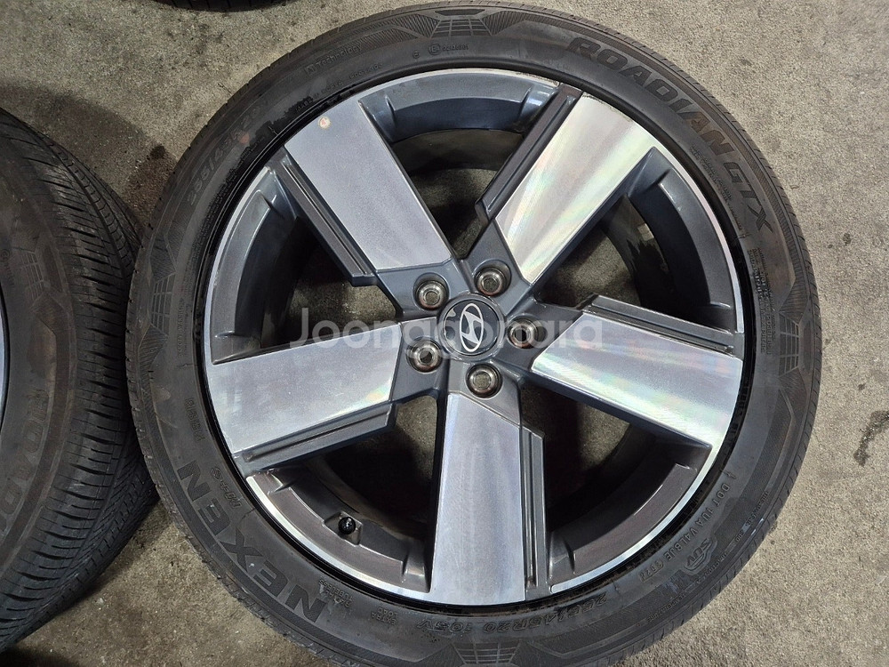 [중고휠] 20인치 싼타페MX5 중식도 순정휠타이어 한대분--2