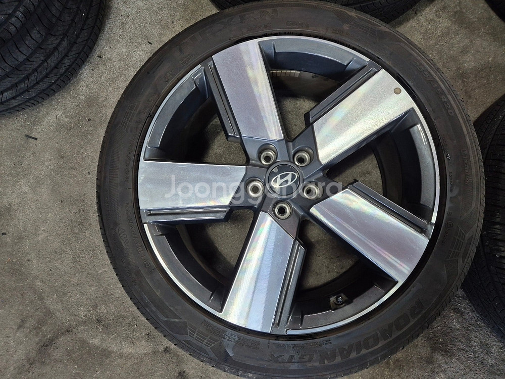 [중고휠] 20인치 싼타페MX5 중식도 순정휠타이어 한대분--3