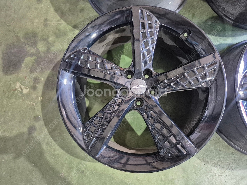 [중고휠] 21인치 제네시스 GV70 와플 유광블랙 순정휠--1