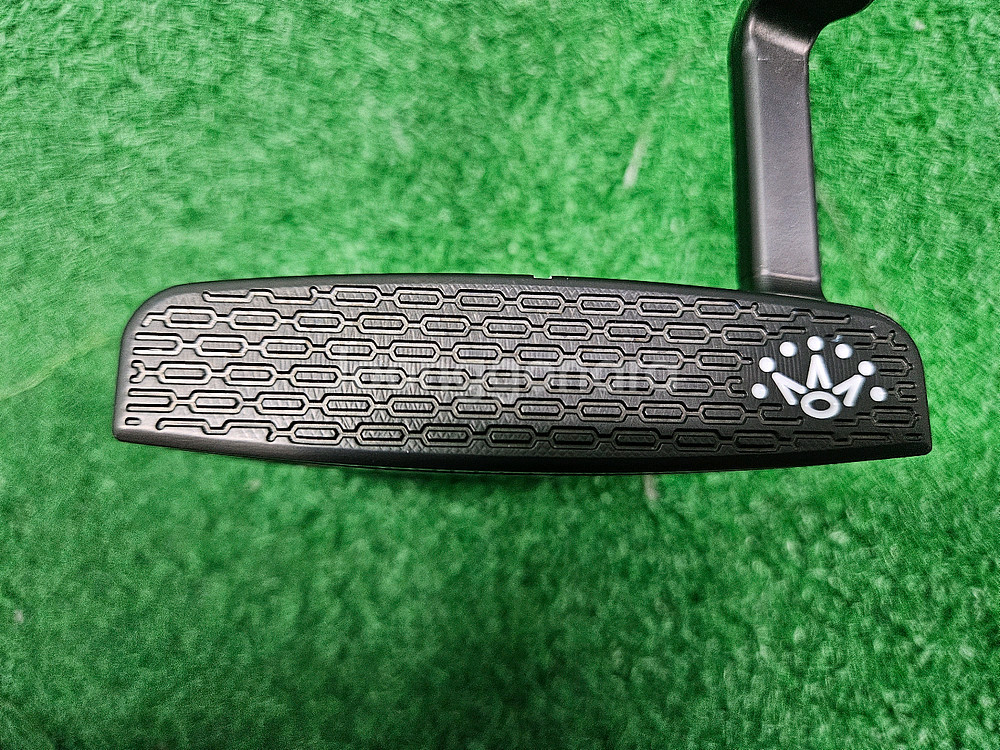 스카티카메론 팬텀 블랙 9.2R 34인치 퍼터 신품급 판매합니다--1