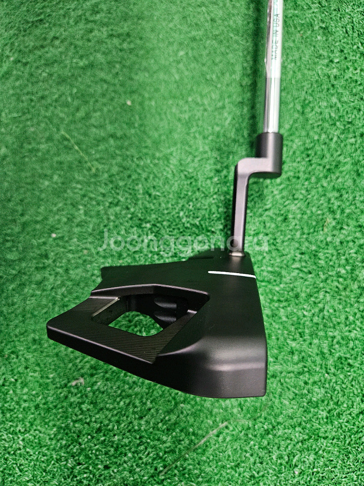 스카티카메론 팬텀 블랙 9.2R 34인치 퍼터 신품급 판매합니다--5