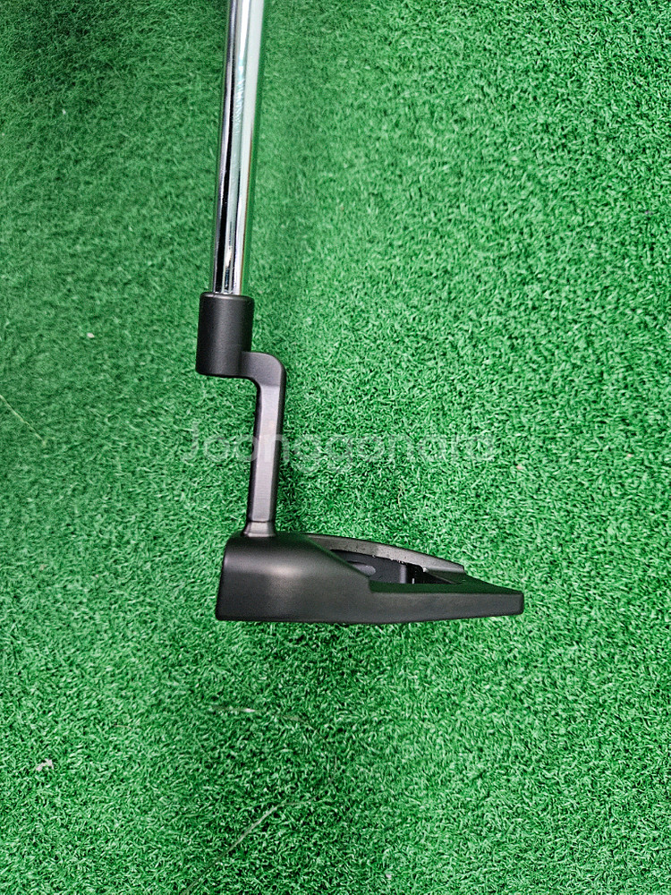 스카티카메론 팬텀 블랙 9.2R 34인치 퍼터 신품급 판매합니다--3