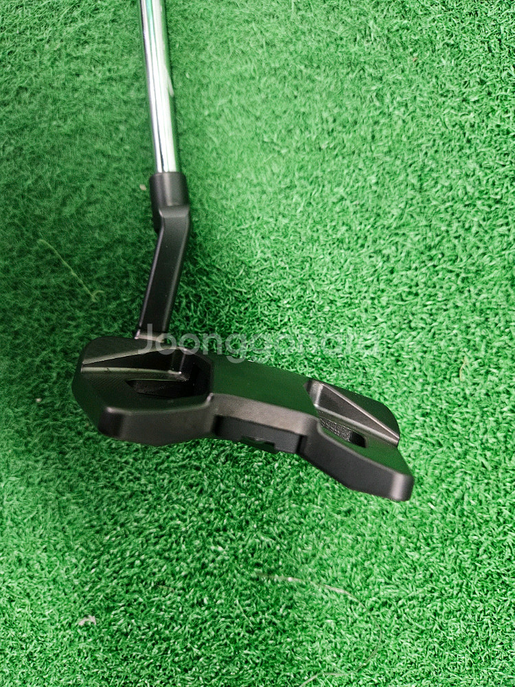 스카티카메론 팬텀 블랙 9.2R 34인치 퍼터 신품급 판매합니다--4