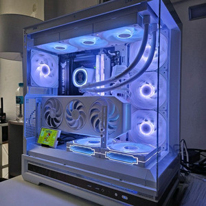 9800x3d/rx9070xt/b850 화이트 감성 본체