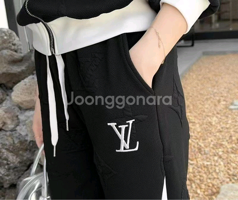수입의류 로고자수 후드집업 루이세트 트레이닝복 투피스--5