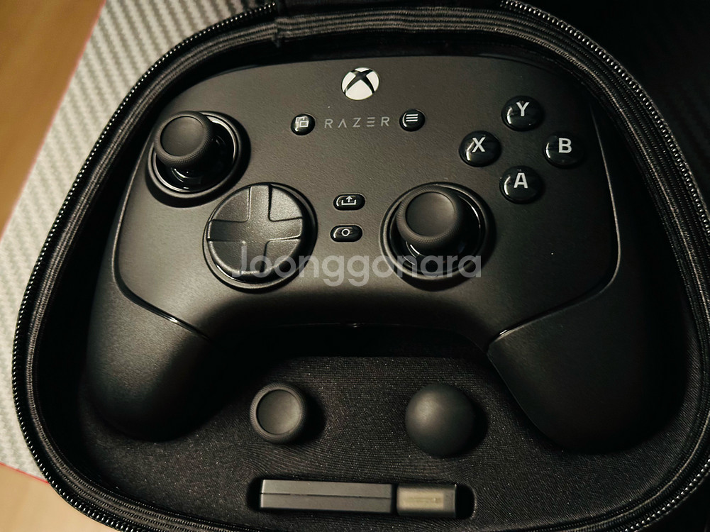 레이저 울버린 V3 PRO 무선 게임패드--0