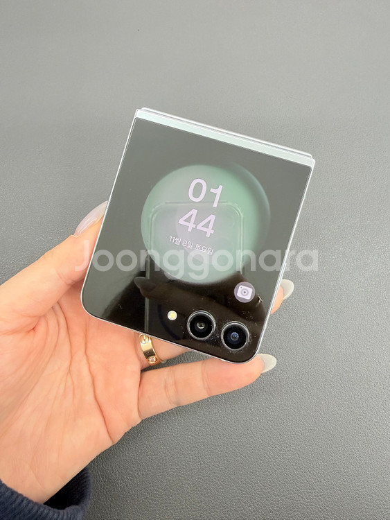 대전중고폰) 갤럭시 Z플립5 민트 256G 판매합니다 386792--7