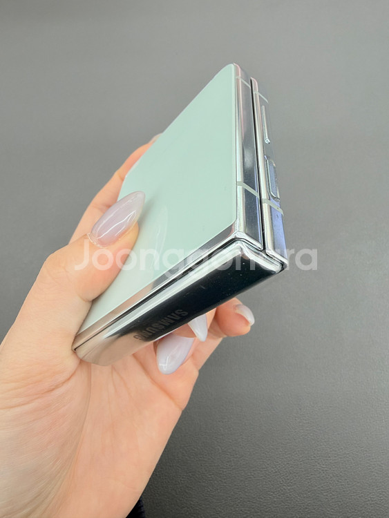 대전중고폰) 갤럭시 Z플립5 민트 256G 판매합니다 386792--6
