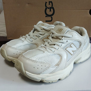 뉴발란스키즈530AA베이지 175운동화 <23년8월>>