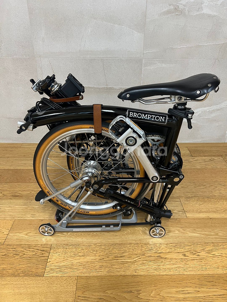 브롬톤 m6r 허브다이나모 2022년식 블랙 판매--5