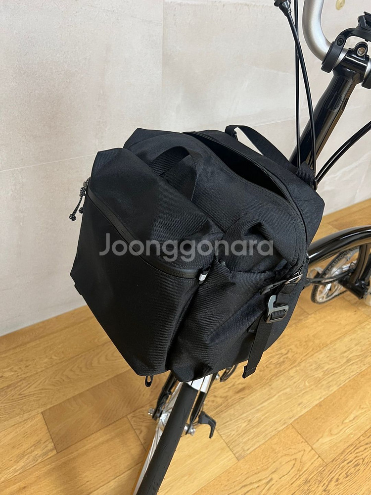 브롬톤 m6r 허브다이나모 2022년식 블랙 판매--9