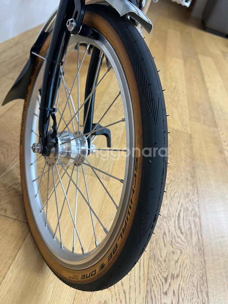 브롬톤 m6r 허브다이나모 2022년식 블랙 판매--6