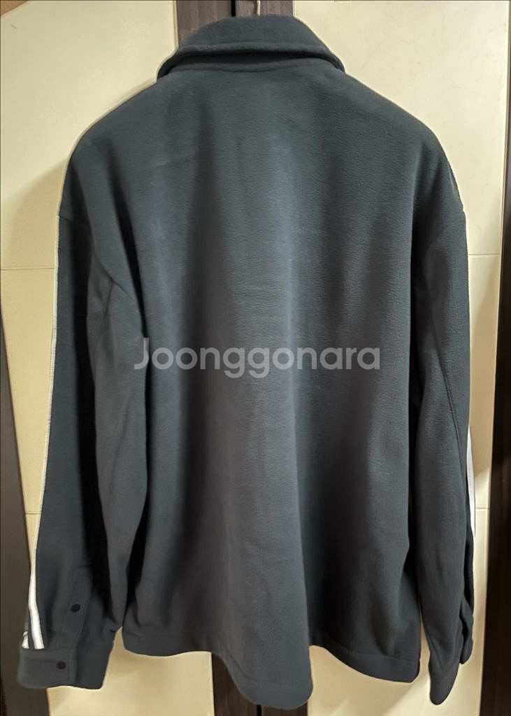 아디다스 폴라 후리스셔츠 M사이즈 팝니다--1