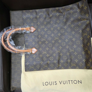 루이비통 모노그램 삭플랫 토트백