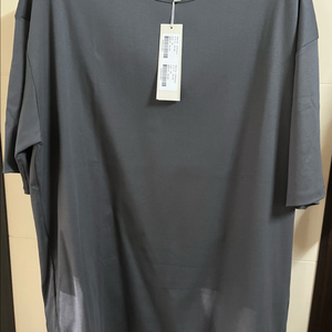 에비너 반팔 티셔츠 검정색 1사이즈 팝니다