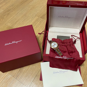 페라가모 여성용 시계