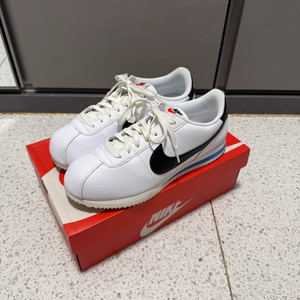 나이키 코르테즈 270 (실착 1회)