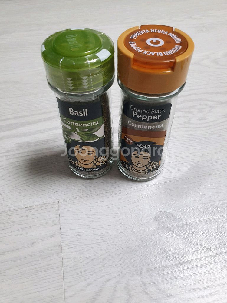 카르멘시타 2종 일괄. 흑후추 분말 허브 바질 스페인 천연 향신료 양념 요리 유리병--0