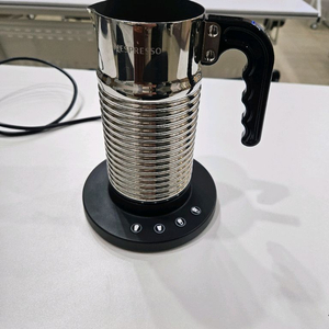 네스프레소 에어로치노4 팝니다