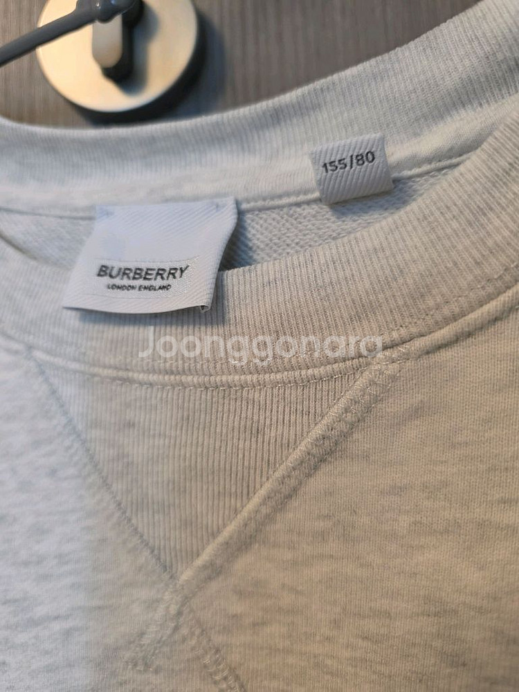 버버리 키즈 맨투맨 14y--1