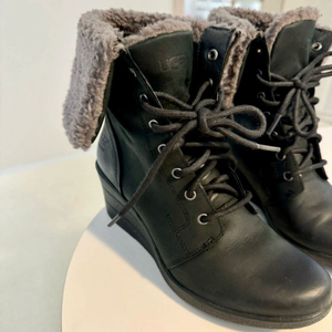 100%방수 ugg 어그 가죽 앵클부츠 235 워터프루프 여성 구두