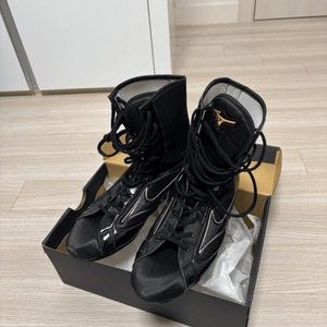 미즈노 복싱화 올블랙 신상 270 팝니다.