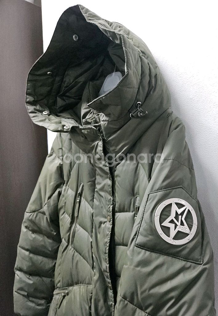 BAUZ 카키색 후드 롱 패딩 M--0