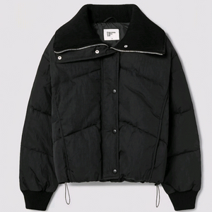 에잇세컨즈 니트카라 숏패딩