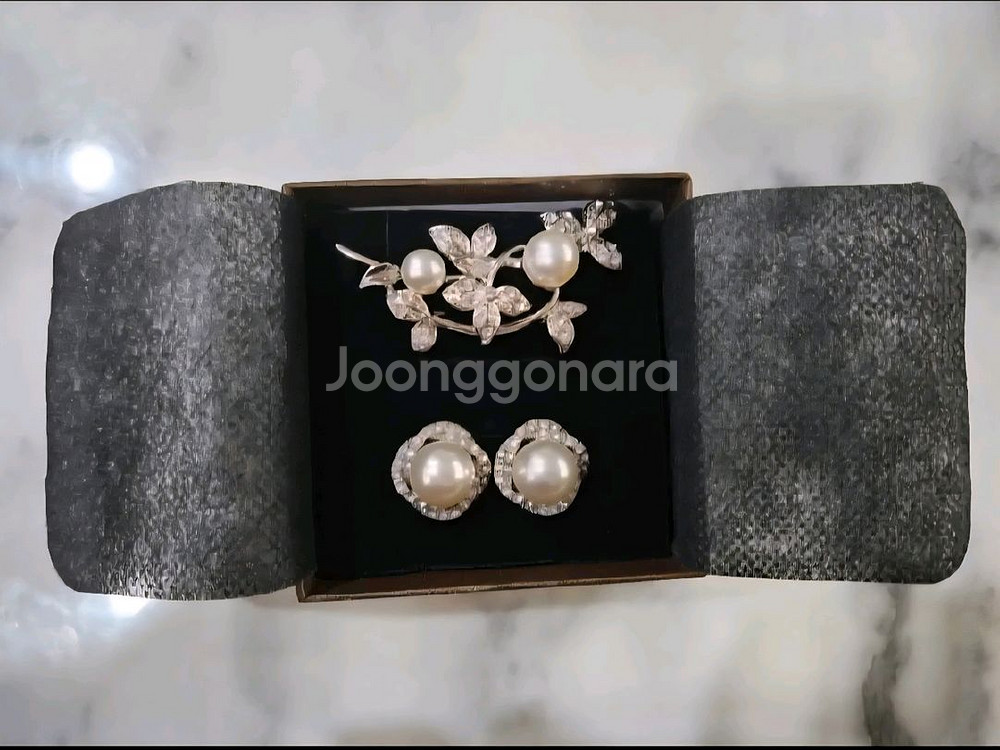 [새상품/청담 예물] 진주 귀걸이와 브러치--1
