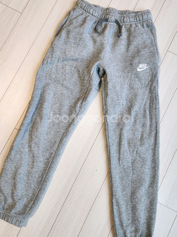 나이키 나이키 NSW 기모 팬츠 사이즈L (805494-063)오염 하자없이 깨끗해요^^세탁해뒀어요 기모 안감으로--0