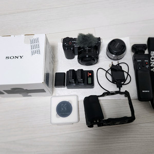 [판매] 소니 ZV-E10L 풀세트 (렌즈·배터리·필터·케이지 포함 / 상태 A++)