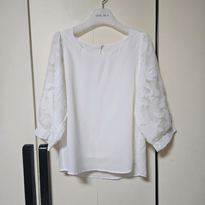 고퀄 오간자 퍼프 소매 물결넥 블라우스