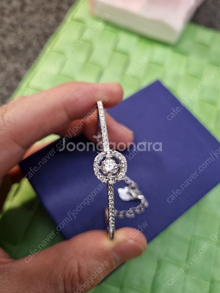 스와로브스키 크리스탈 뱅글 팔찌 5497478,--0