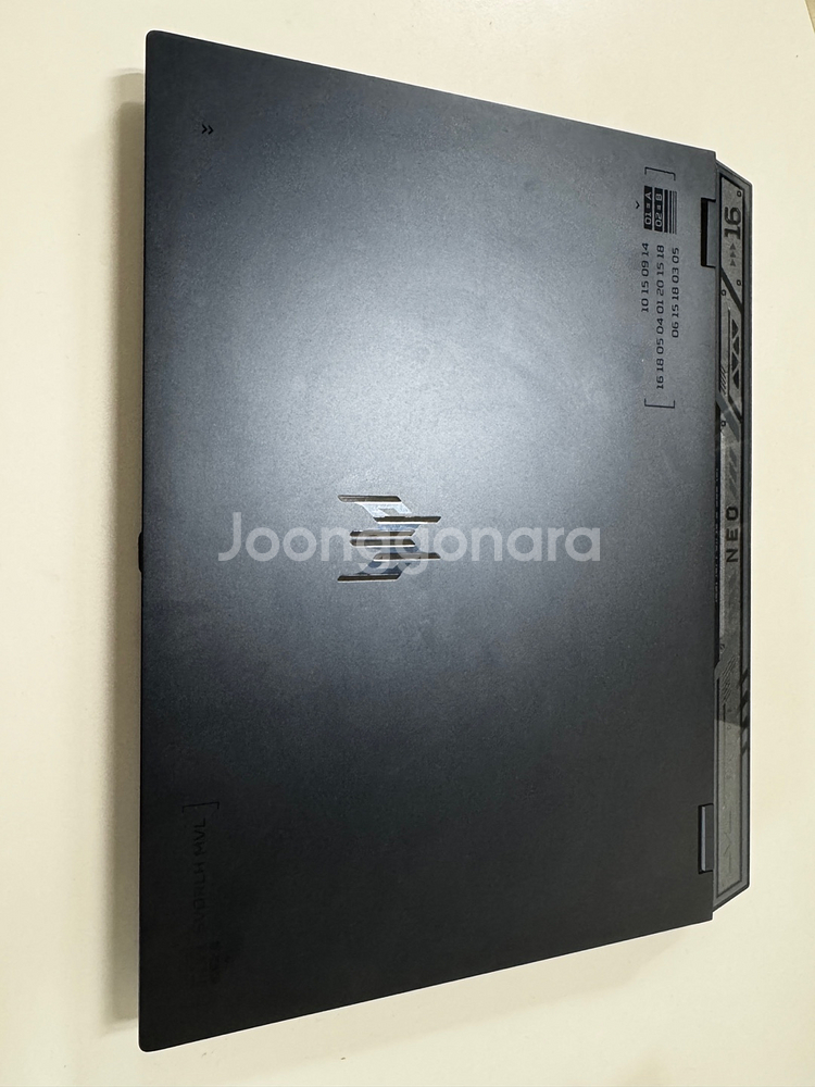 프레데터 헬리오스 네오 V16 16인치 게이밍 노트북 (PHN16-72-55XV)--3