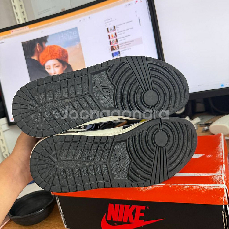 나이키 레트로 하이 블랙 모카 조던 새상품--4
