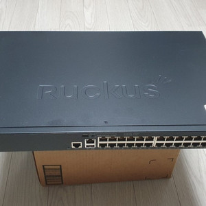Ruckus ICX7150 / 10G 4포트, 1G 24포트 허브 / 무소음 10기가 스위치
