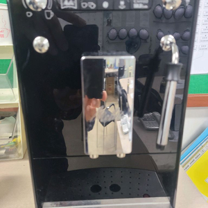밀리타 커피머신 판매합니다